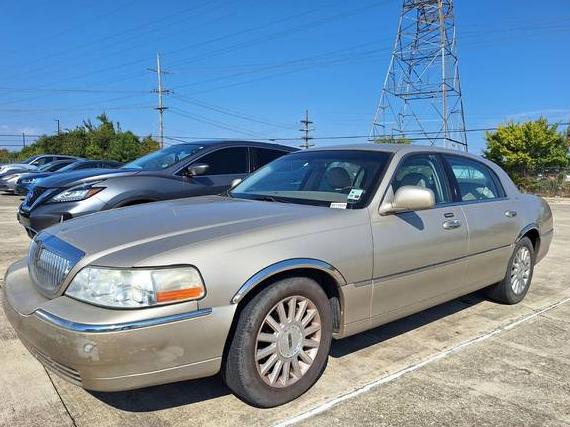 LINCOLN TOWN CAR 2004 1LNHM81W44Y656911 image LINCOLN TOWN CAR 2004 1LNHM81W44Y656911 image